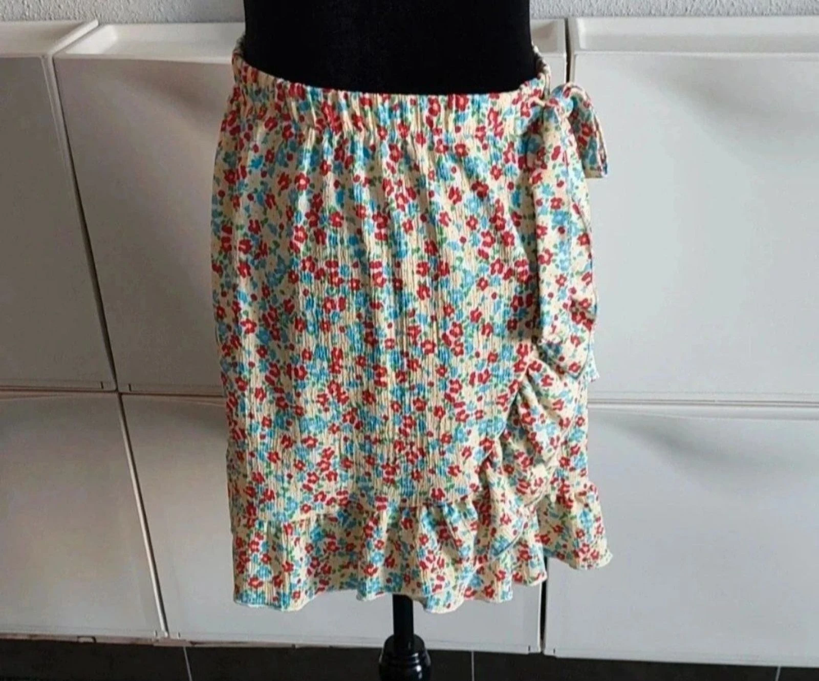 🏵bonita falda colorida talla L🏵